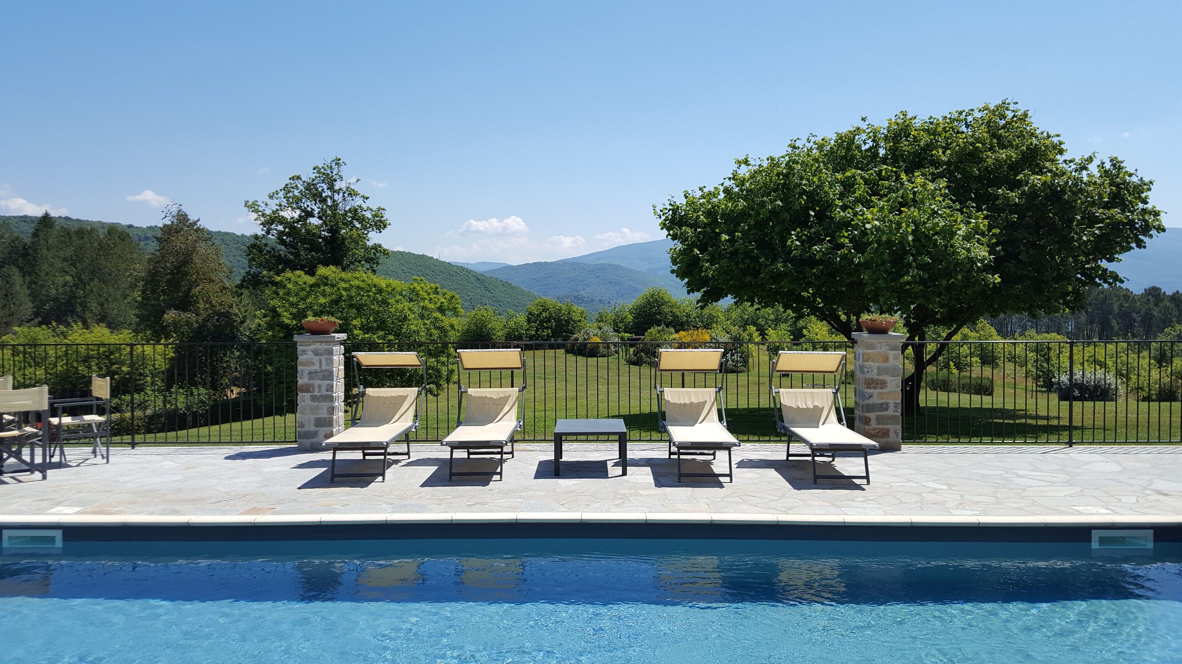 Alberca al aire libre y alberca climatizada