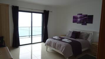 3 sovrum, strykjärn/strykbräda, gratis wi-fi och sängkläder