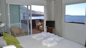 2 bedrooms, iron/ironing board, Internet, bed sheets