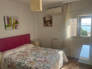 3 Schlafzimmer, Bügeleisen/Bügelbrett, WLAN, Bettwäsche