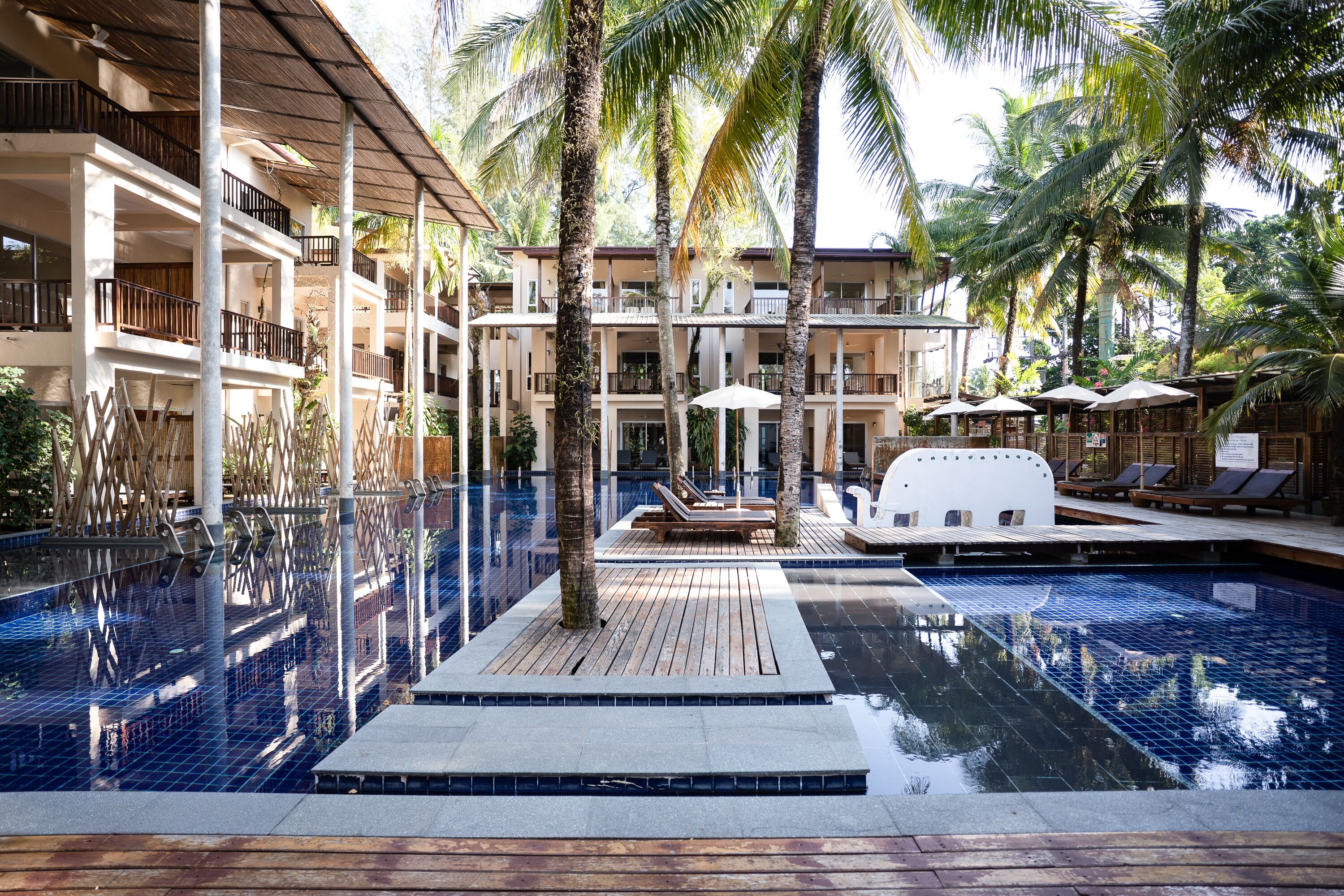 3 outdoor pools, pool umbrellas, pool loungers