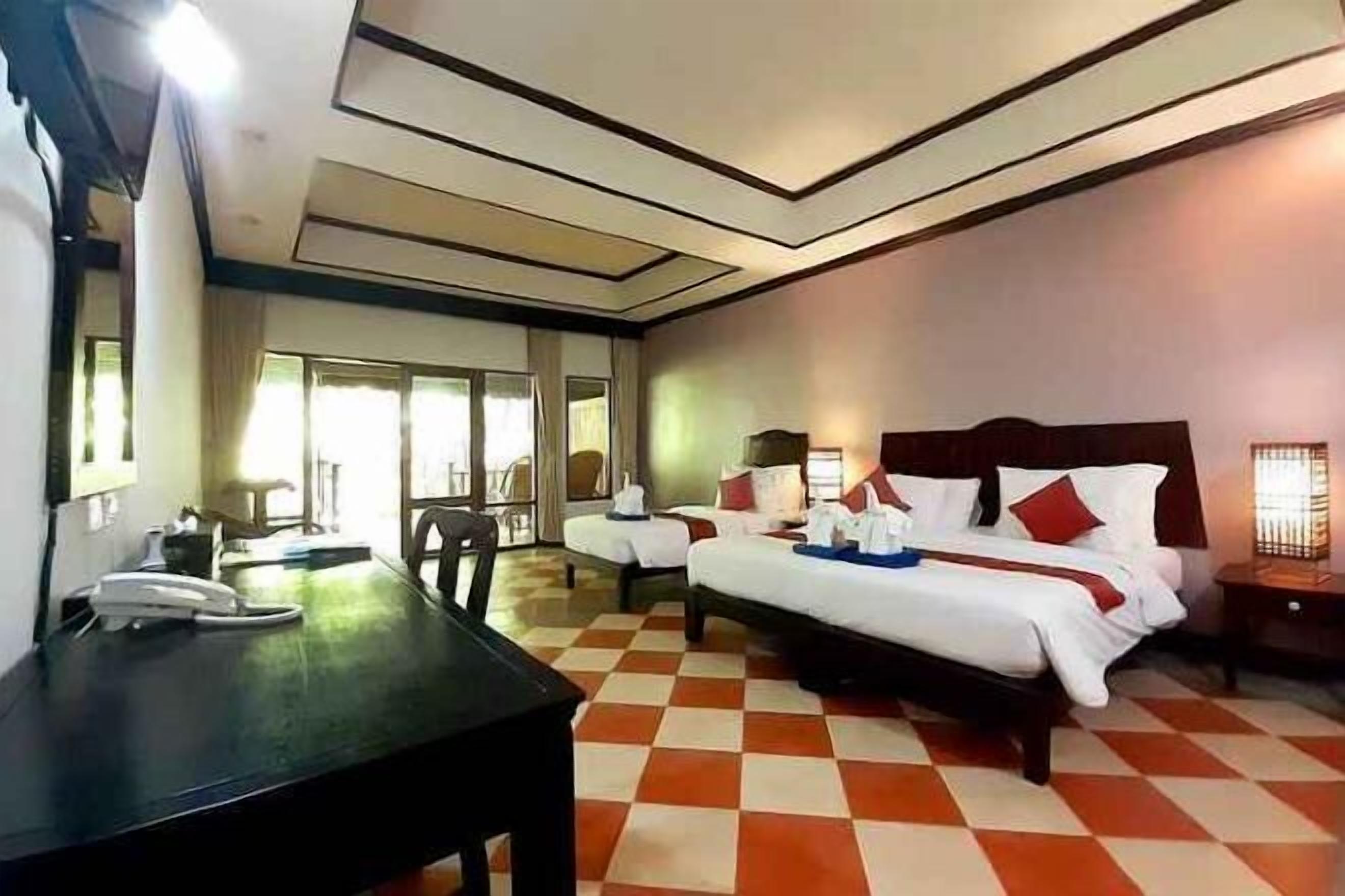 Minibar, in-room safe, desk, laptop workspace