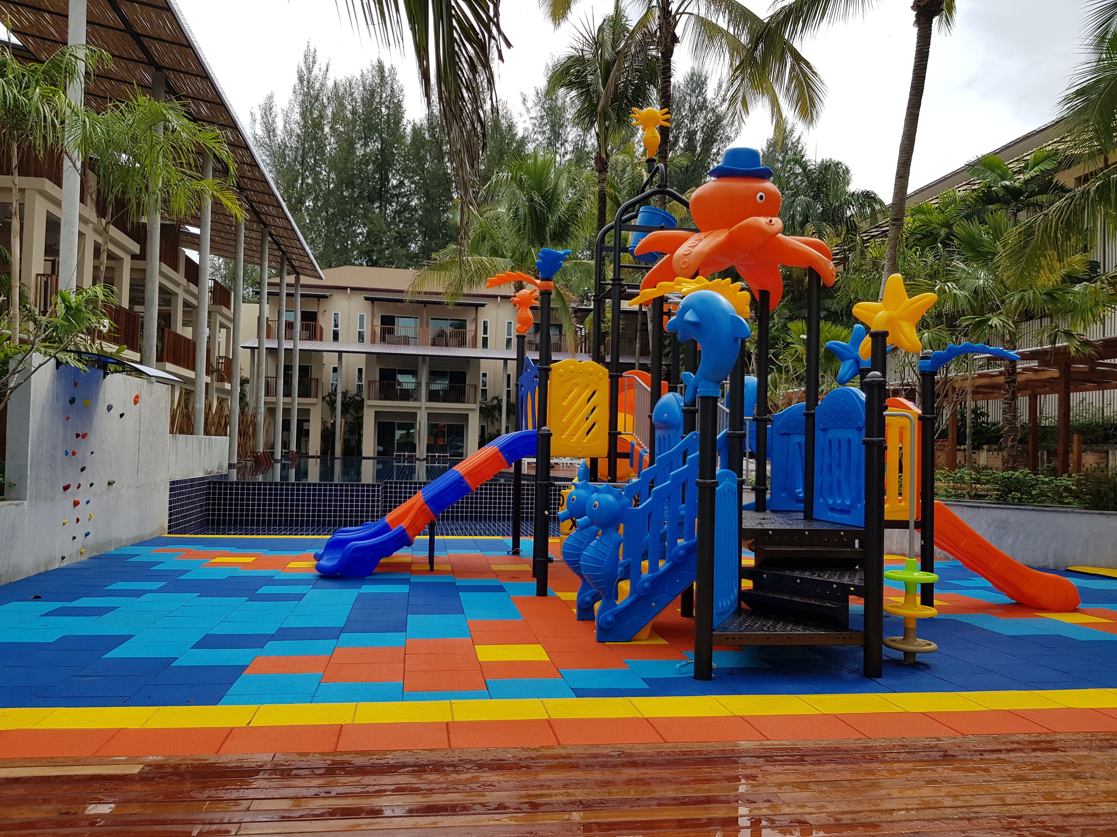 children’s play area – outdoor