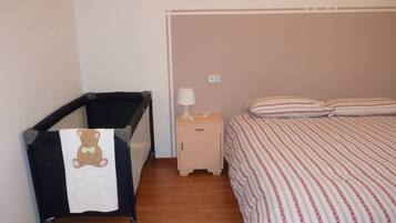 1 chambre, Wi-Fi gratuit, draps fournis