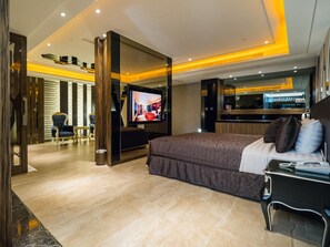 Desk, blackout curtains, soundproofing, free WiFi - Wei Feng Motel (Kaohsiung)