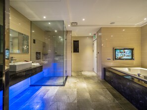 Luxury Double Room, Jetted Tub | Bathroom | Separate tub and shower, jetted tub, free toiletries, hair dryer