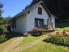 Terrace/patio - Cottage in beautiful Erbstromtal at the feet of the Thuringian Forest and Rennsteig  (Ruhla)