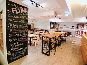 Restaurant - Flyinn Hostel (Kaohsiung)