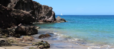 Una spiaggia nelle vicinanze