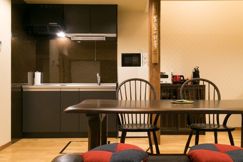 客室内のダイニングエリア