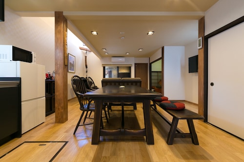 客室内のダイニングエリア