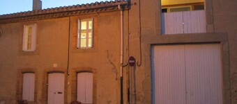 THE 39-1: AT THE FOOT OF THE CITY, GARAGE, WIFI