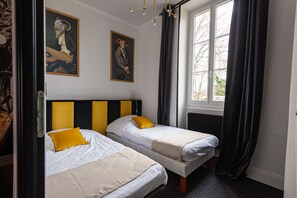 7 bedrooms, iron/ironing board, free WiFi, bed sheets