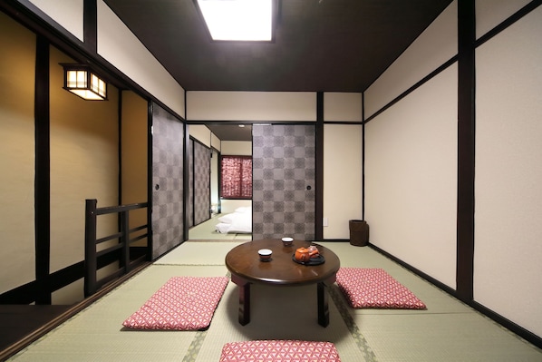2 bedrooms, desk, soundproofing, free WiFi - Guest House YU-YU (Kyoto)