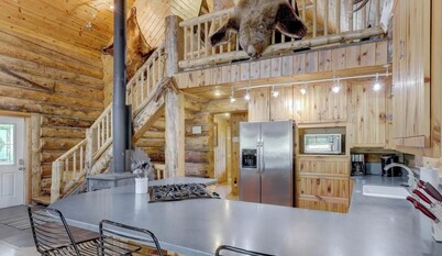Mountain Home with breathtaking views! 