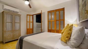 2 bedrooms, desk, iron/ironing board, travel crib