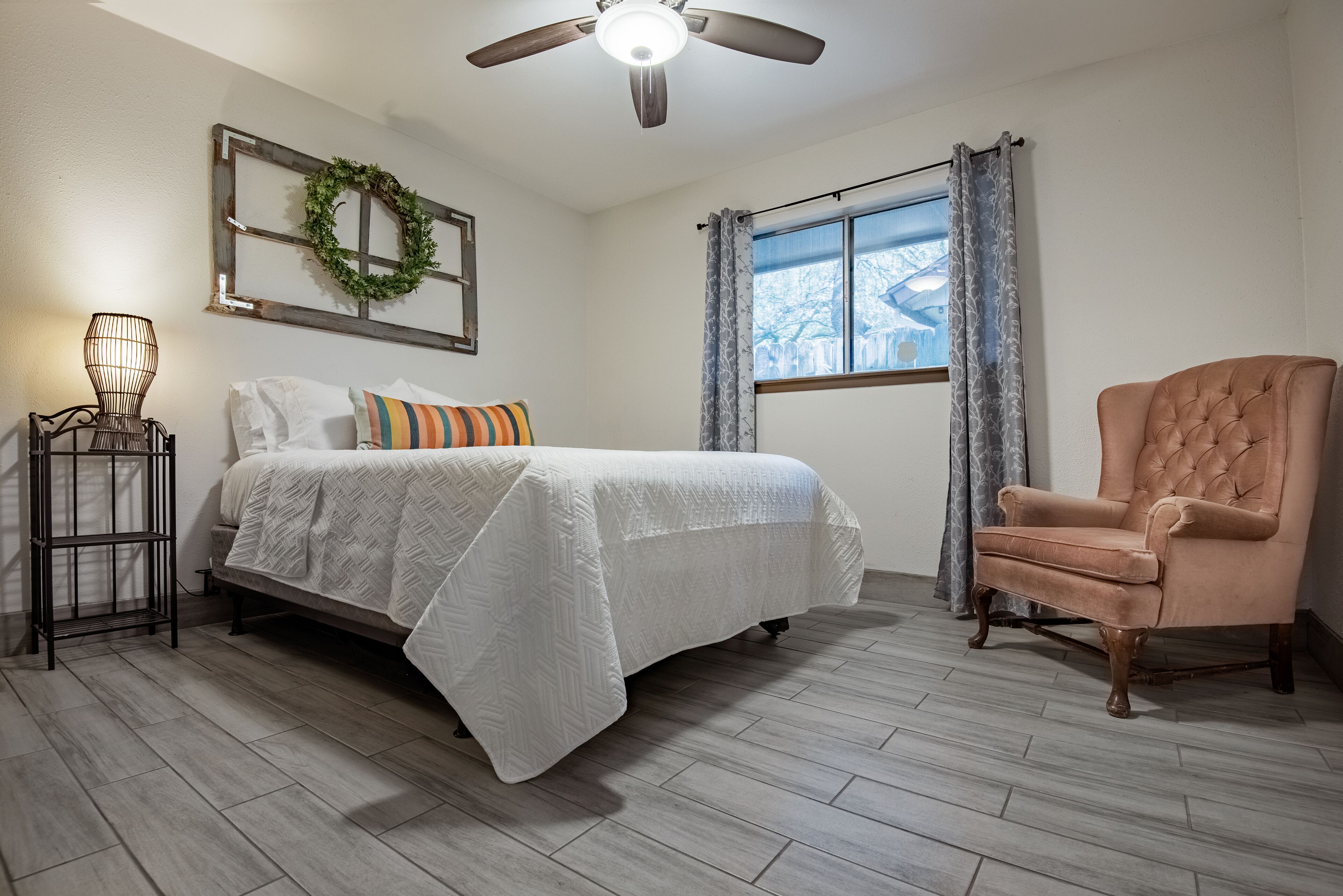 4 habitaciones, tabla de planchar con plancha y wifi gratis 