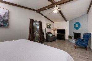 4 bedrooms, iron/ironing board, free WiFi, bed sheets - Do nOt ClIcK Private Pool Stocked Kitchen 4BR 5 Beds 1 KING Tile Throughout (San Antonio)