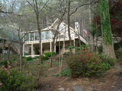 4/4 , 3 story, HOUSE BEAUTIFUL with open floor plan on YOUNG MOUNTAIN