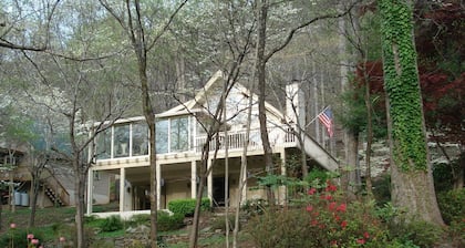 4/4 , 3 story, HOUSE BEAUTIFUL with open floor plan on YOUNG MOUNTAIN