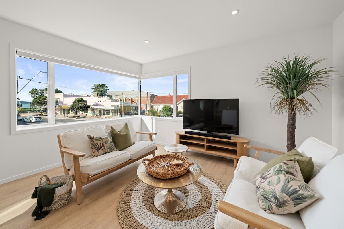 Luxury Apartment | Living area | 60-inch Smart TV with digital channels, TV, Netflix