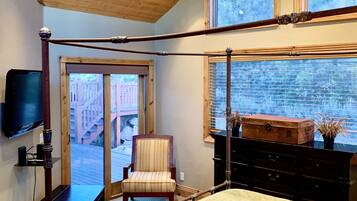 6 bedrooms, desk, iron/ironing board, free WiFi