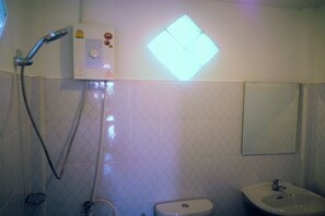 Standard Room | Bathroom | Shower, free toiletries, towels - Ruenlookmai Resort (Sam Khok)