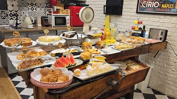 Free daily buffet breakfast