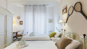 Appartement, 2 chambres | Couette en duvet d'oie, matelas mémoire de forme, bureau