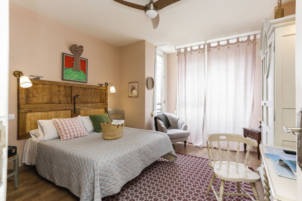 Down duvets, memory-foam beds, desk, laptop workspace