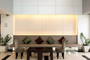 Lobby sitting area - Lee Garden Bangkok (Bangkok)