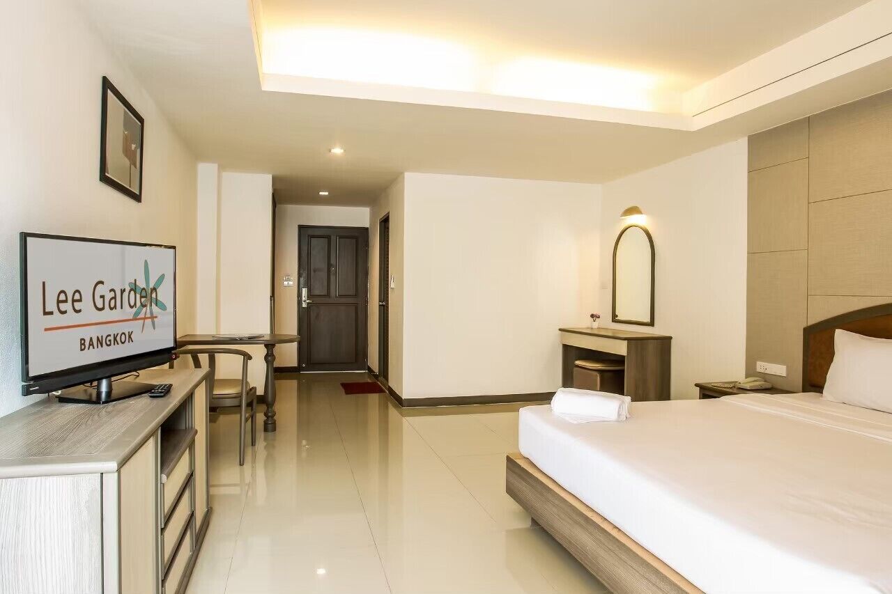 Superior Double Room | In-room safe, desk, blackout curtains, free WiFi