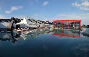 Indoor pool, seasonal outdoor pool - Waterside Resort (Jiaxing)