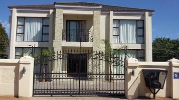 Bagian depan properti