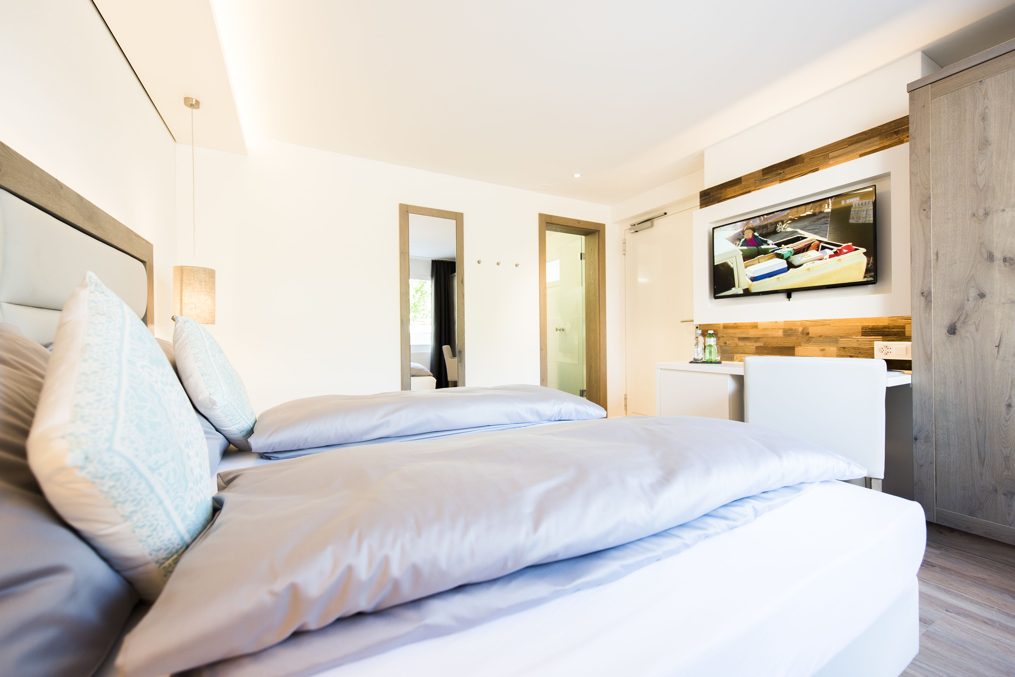 double room | desk, laptop workspace, soundproofing, free wifi