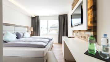 Habitación doble | Escritorio, espacio para trabajar con laptop y insonorización