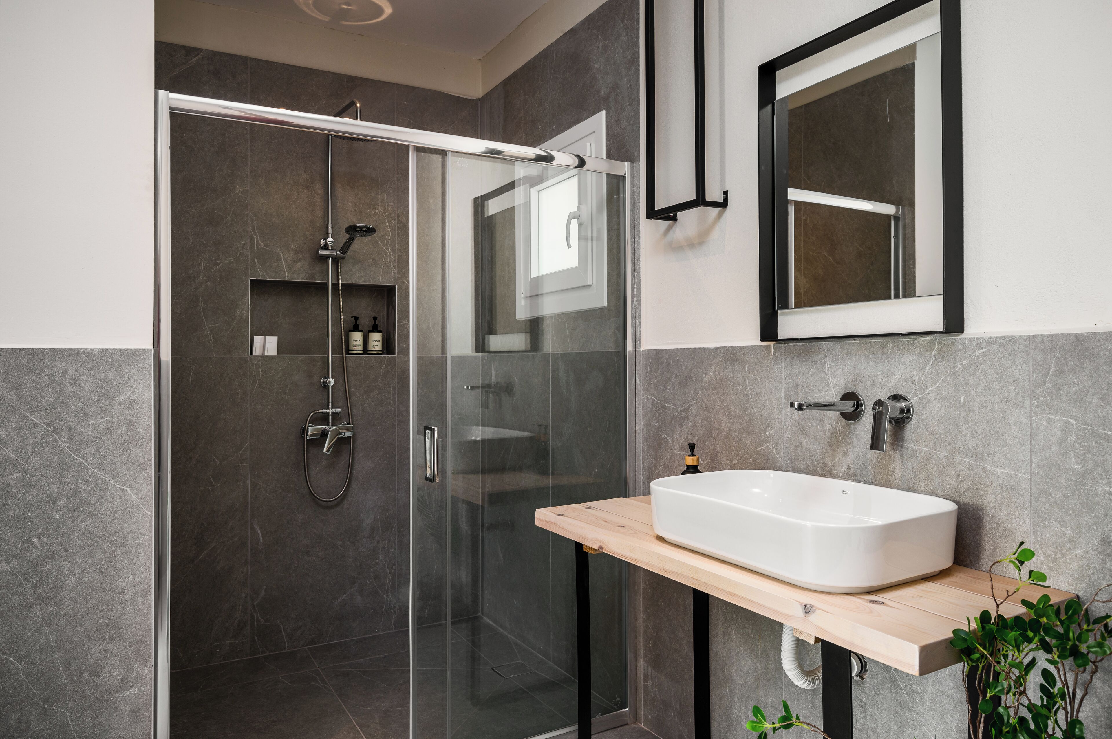 superior room, 2 bedrooms, mountain view, annex building | bathroom | shower, free toiletries, hair dryer, towels