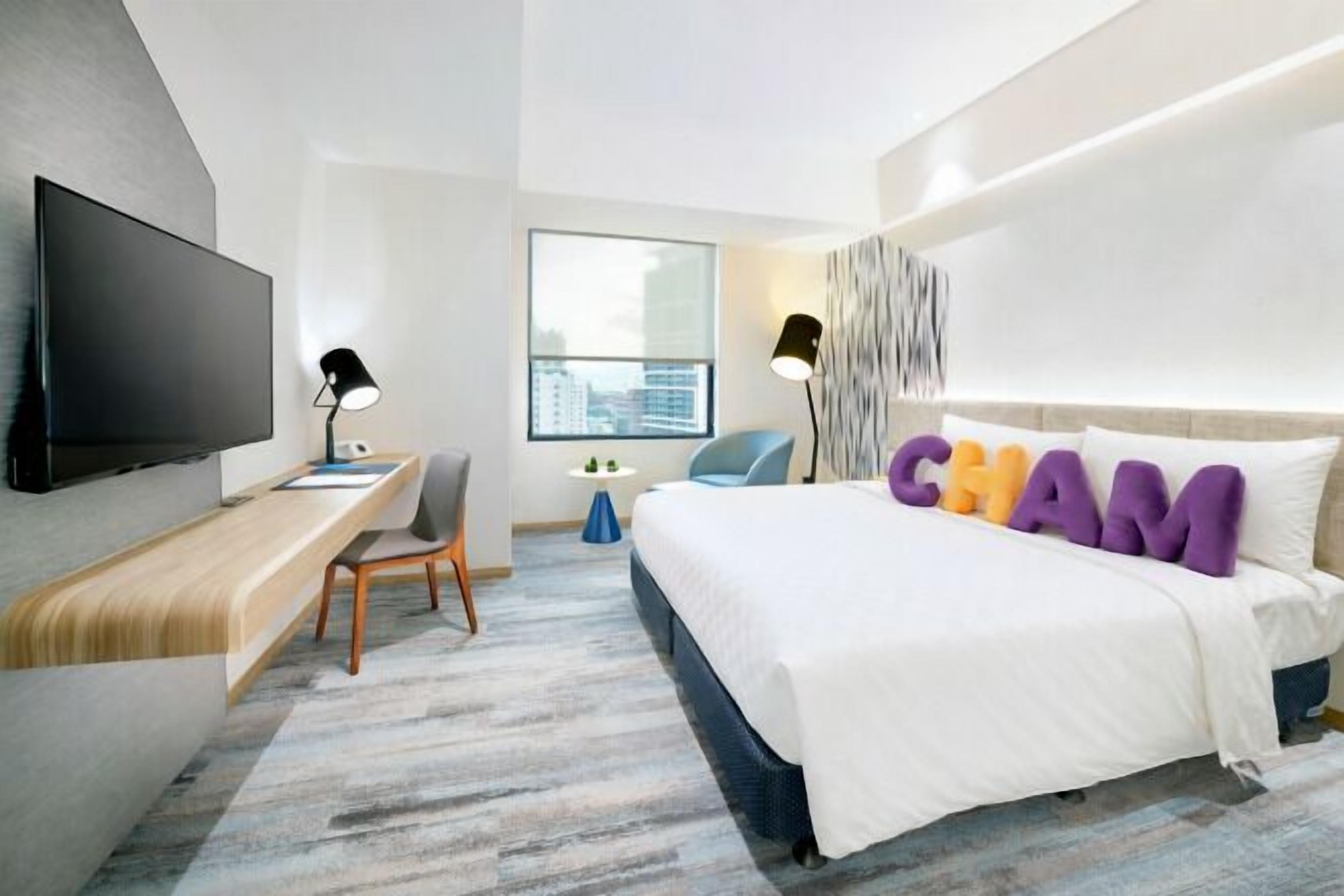 Down duvets, in-room safe, individually decorated, desk