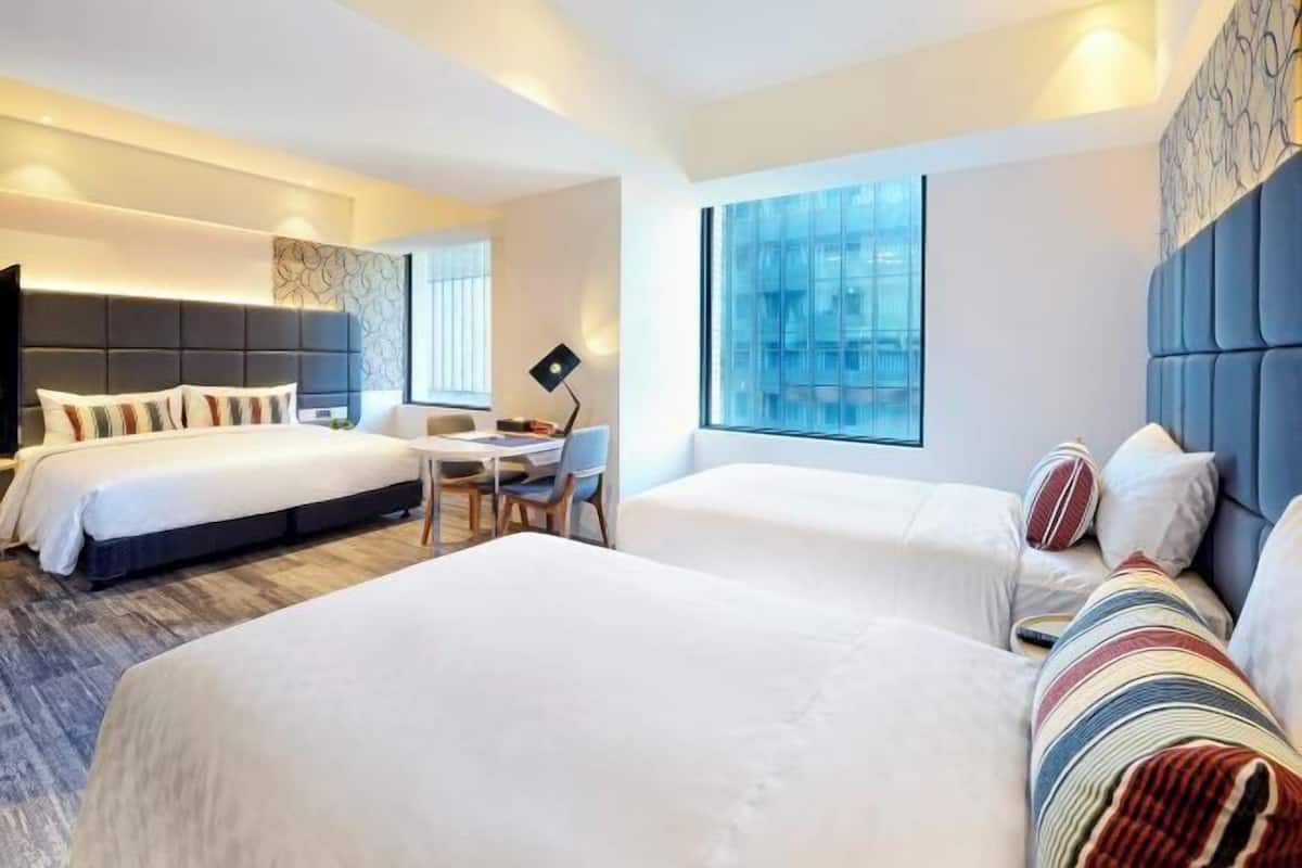 Down comforters, in-room safe, individually decorated, desk