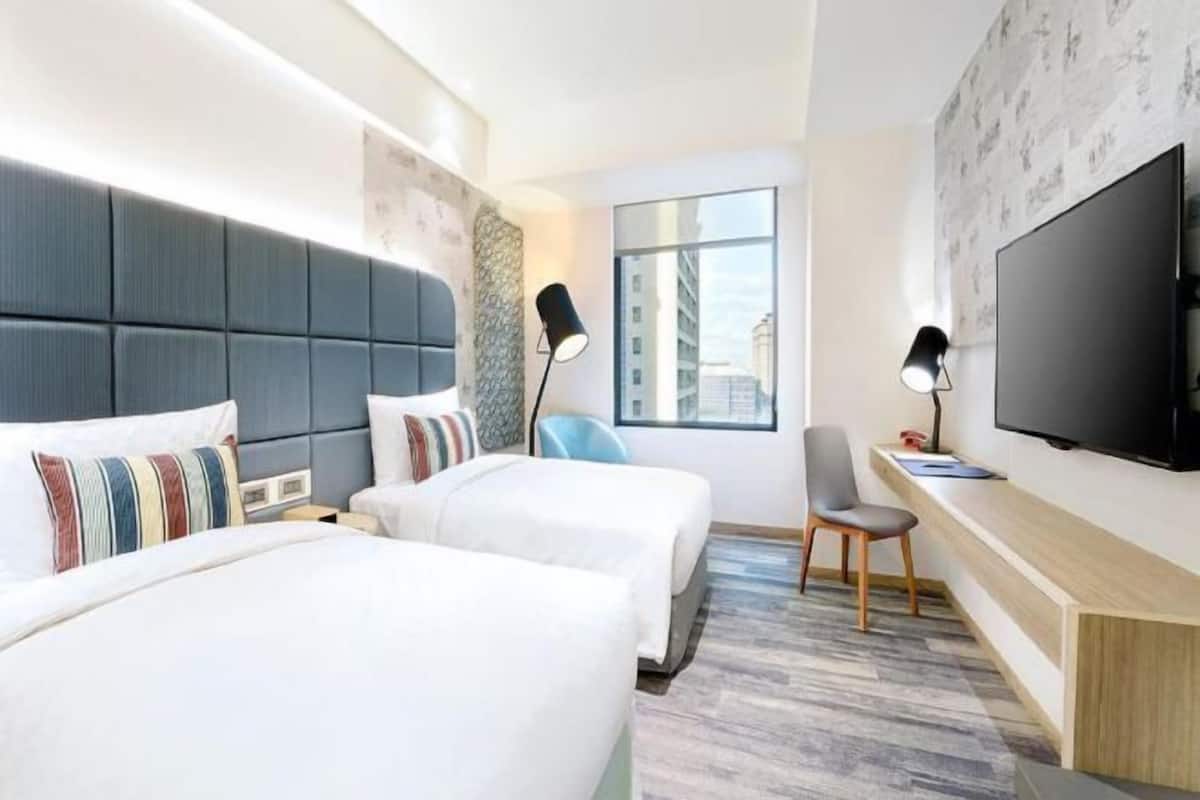 羽絨被、房內夾萬、獨特設計、書桌