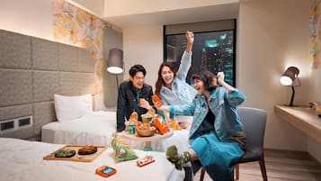 Donzen dekbedden, een kluis op de kamer, individueel gedecoreerd