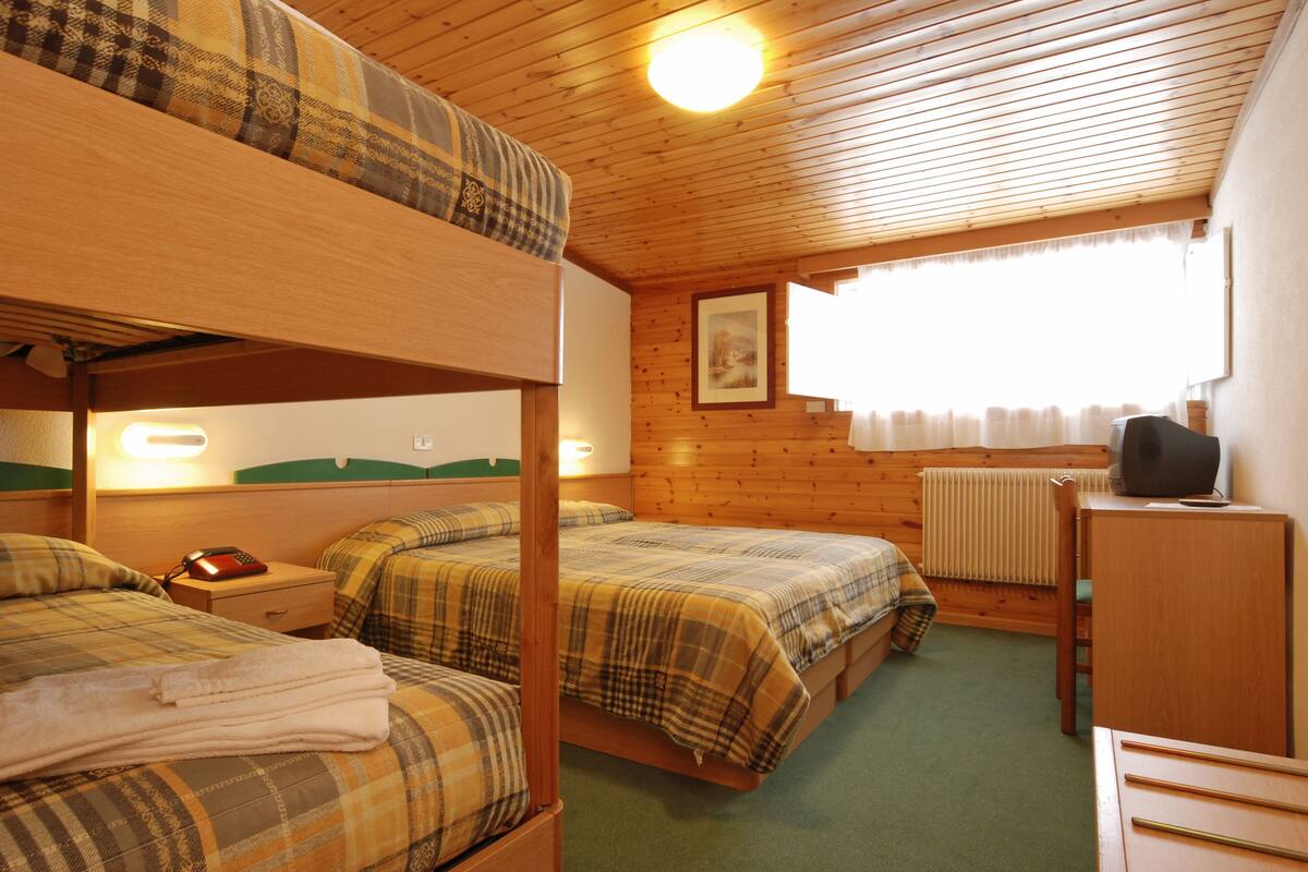 1 bedroom, in-room safe, desk, free wifi