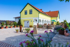 Front of property - Appartmenthaus Freiler (Morbisch am See)