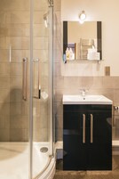 Standard Double Room, Ensuite | Bathroom