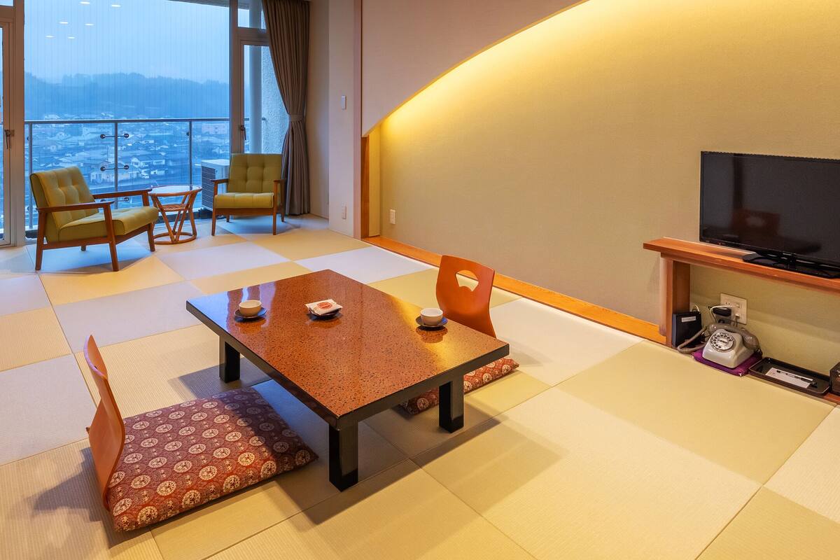 Kamar Quadruple Comfort, pemandangan sungai (Japanese Room 10) | Brankas, Wi-Fi gratis, dan seprai linen