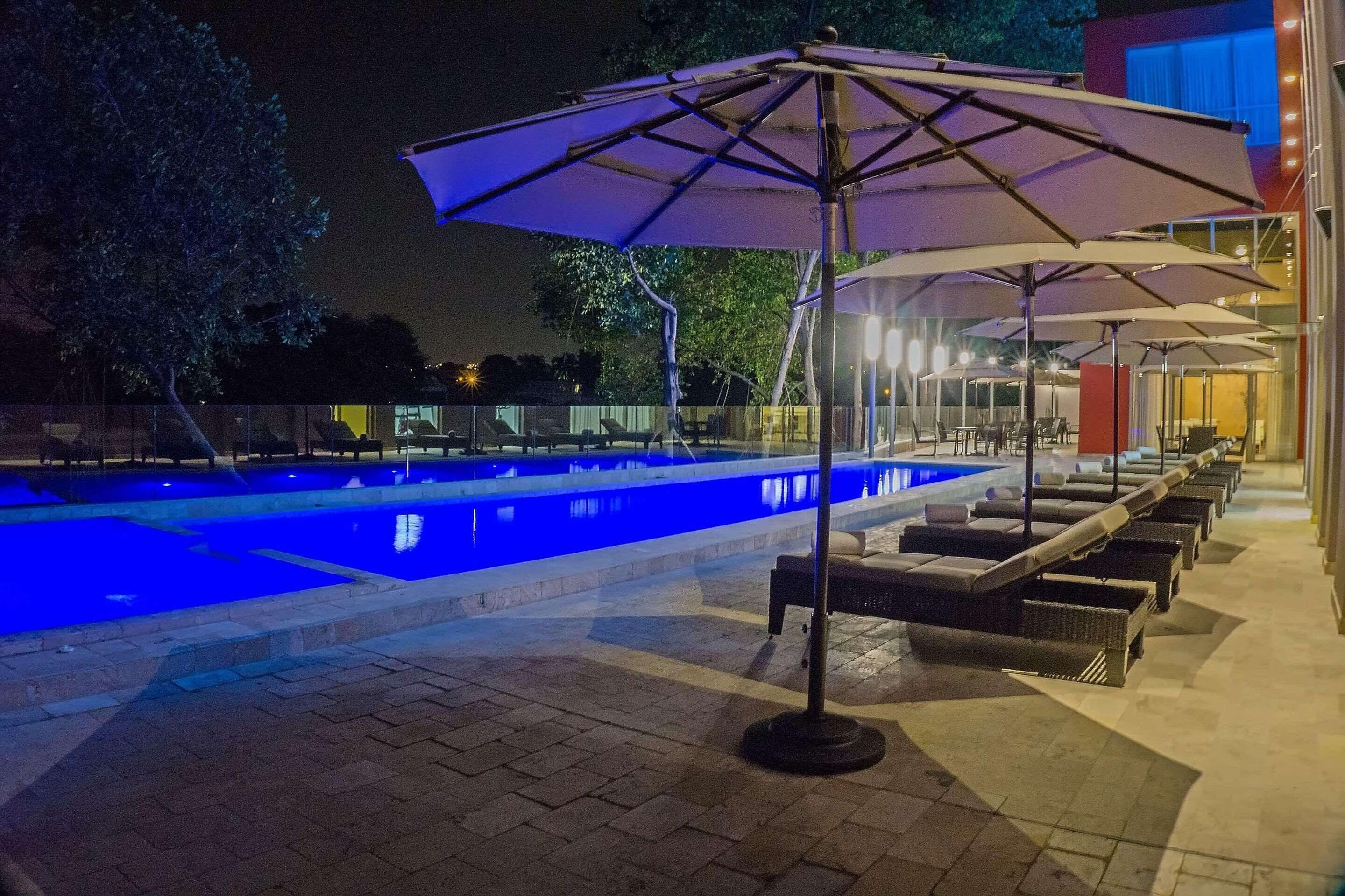 Outdoor pool, pool loungers