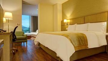 Studiosuite, 1 kingsize-seng, ikke-røyk | Sengetøy av topp kvalitet, dundyner, minibar og safe på rommet