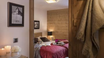 Apartment, 2 Bedrooms | 2 bedrooms, soundproofing, free cribs/infant beds, free WiFi