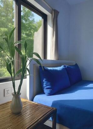 AC Double Room | Desk, free WiFi, bed sheets - Happy Elephant Bungalows (Koh Rong)