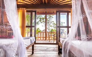 مكتب وواي فاي مجانًا وملاءات أسرّة